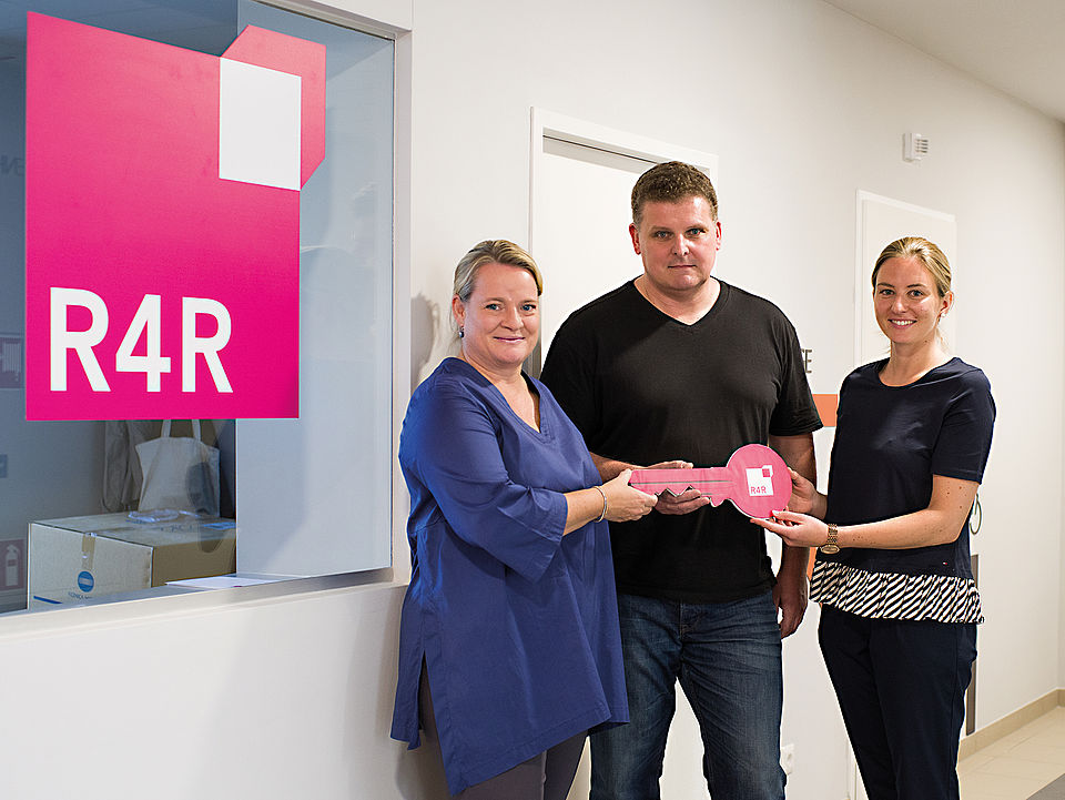 Schlüsselübergabe room4rent HOCH 33 / Fotocredit Andrea Ehrenreich